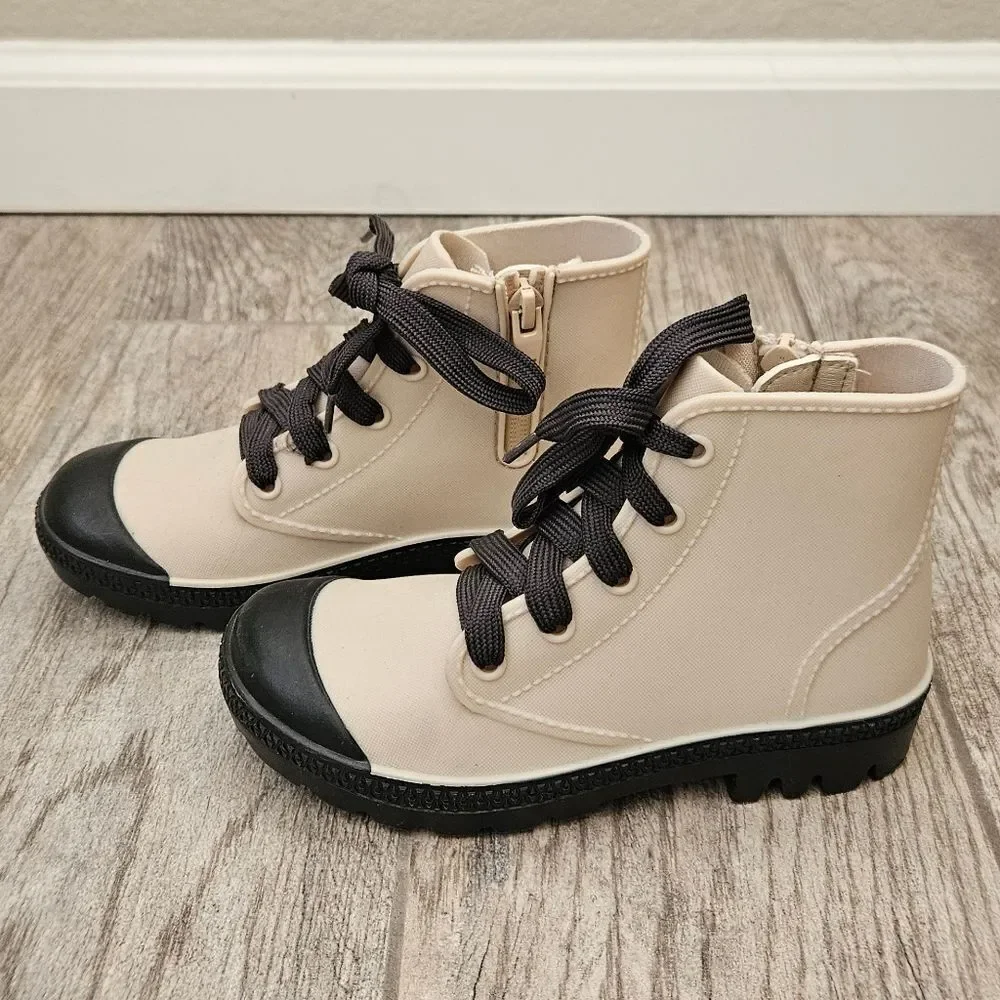 Cotton On Kids Stylish Cream and Black Ankle Boots Size 9-10